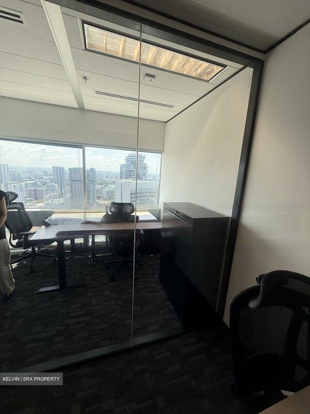 Gateway East (D7), Office #472600401